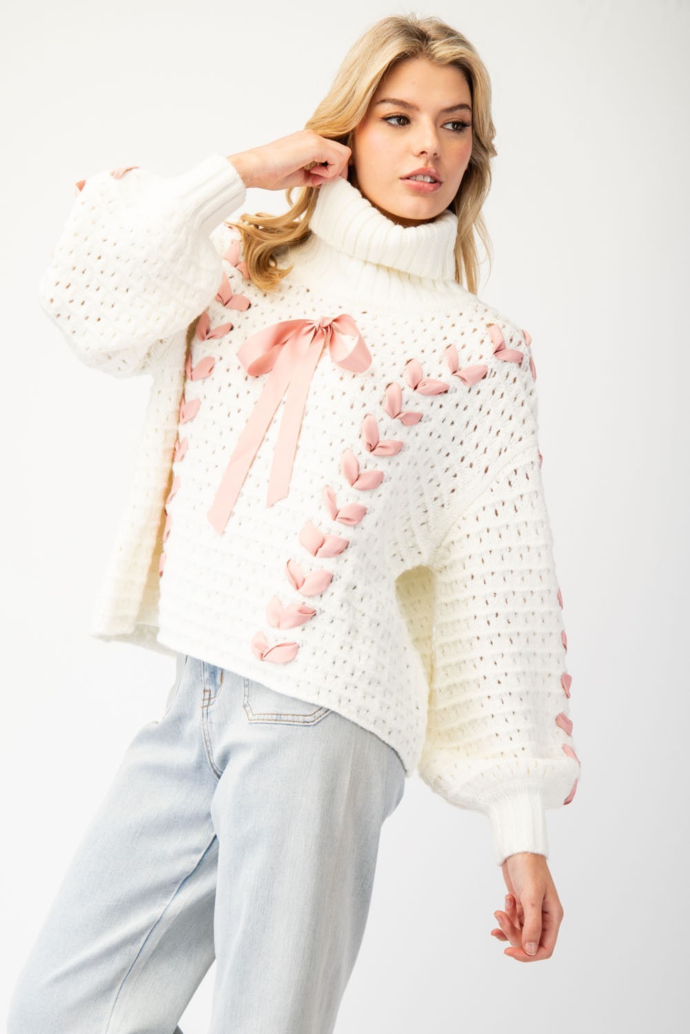 Bow Lace Point Turtle Neck Sweater