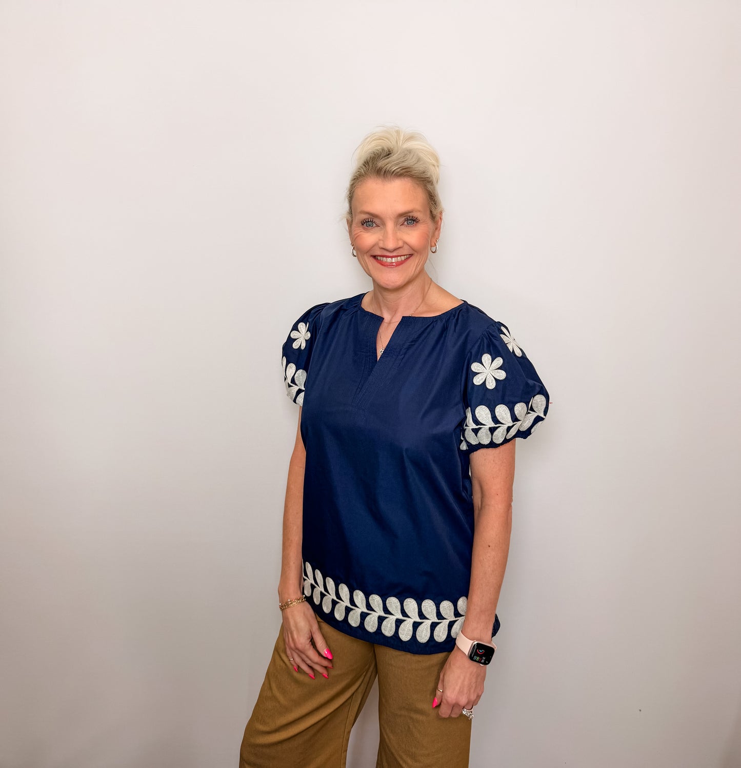 Short Puff Sleeve V-Neck Top