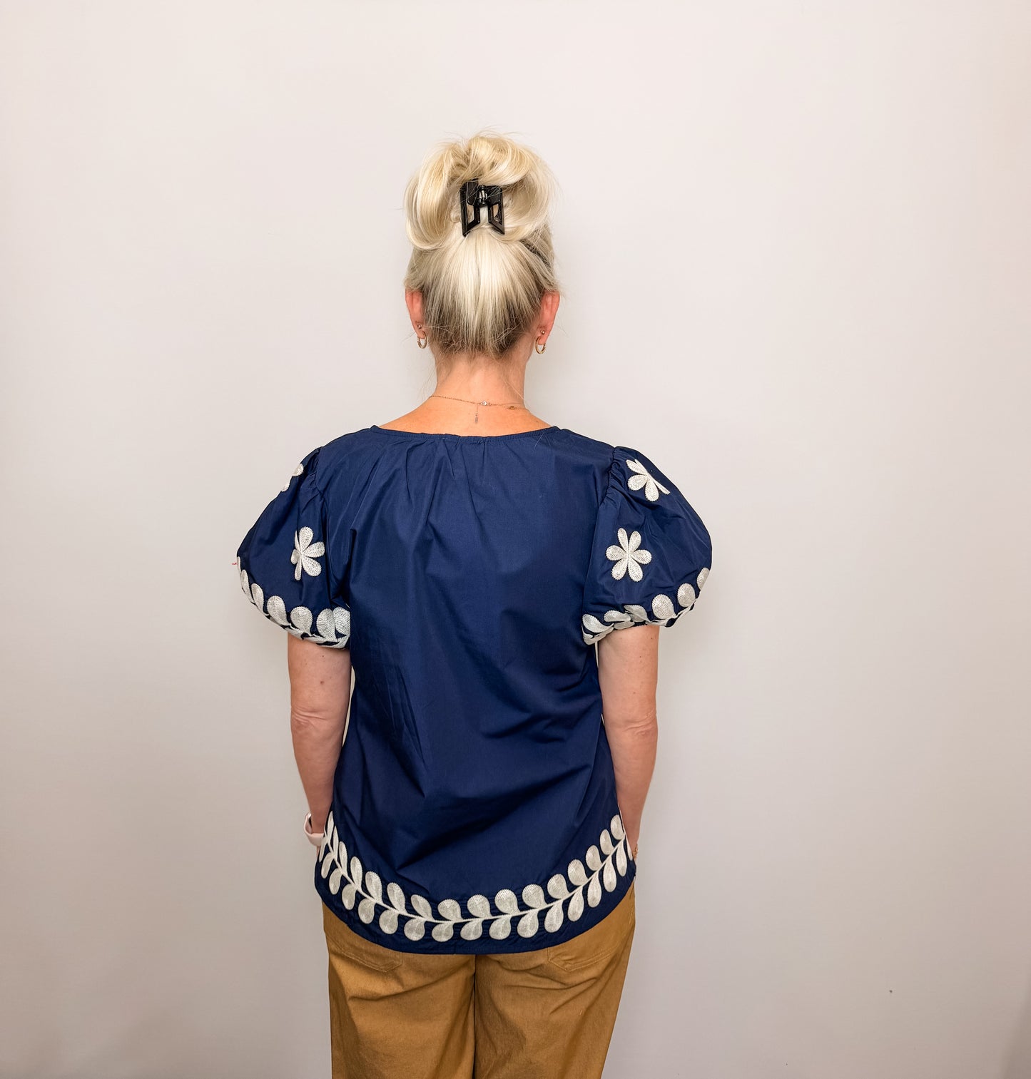Short Puff Sleeve V-Neck Top