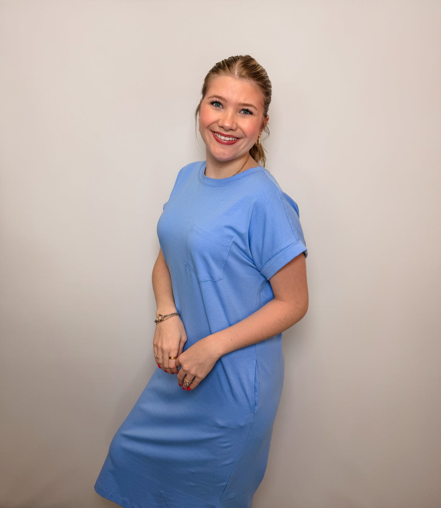 Round Neck Short Sleeve Midi Dress