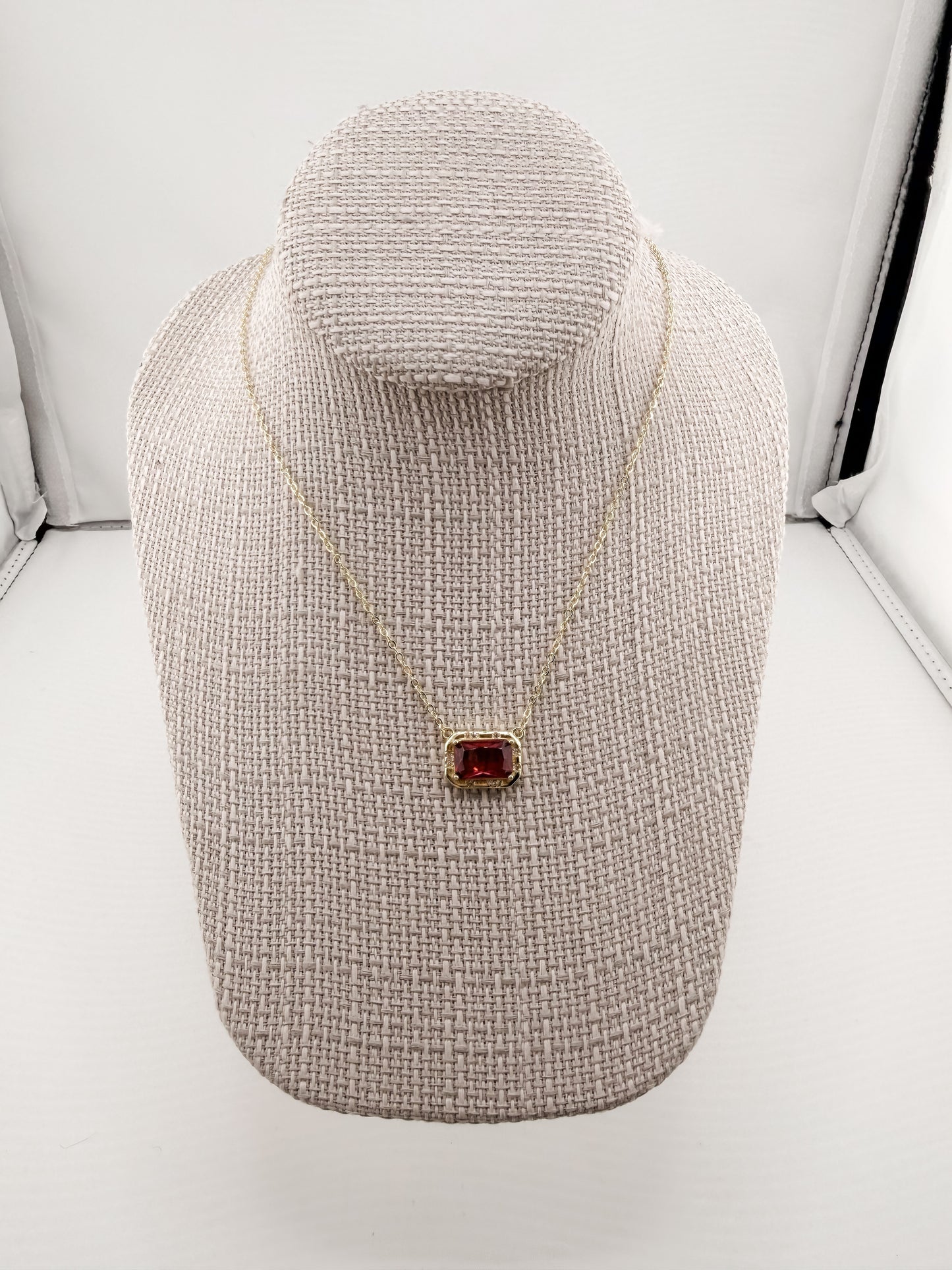 Pretty Gem Necklace
