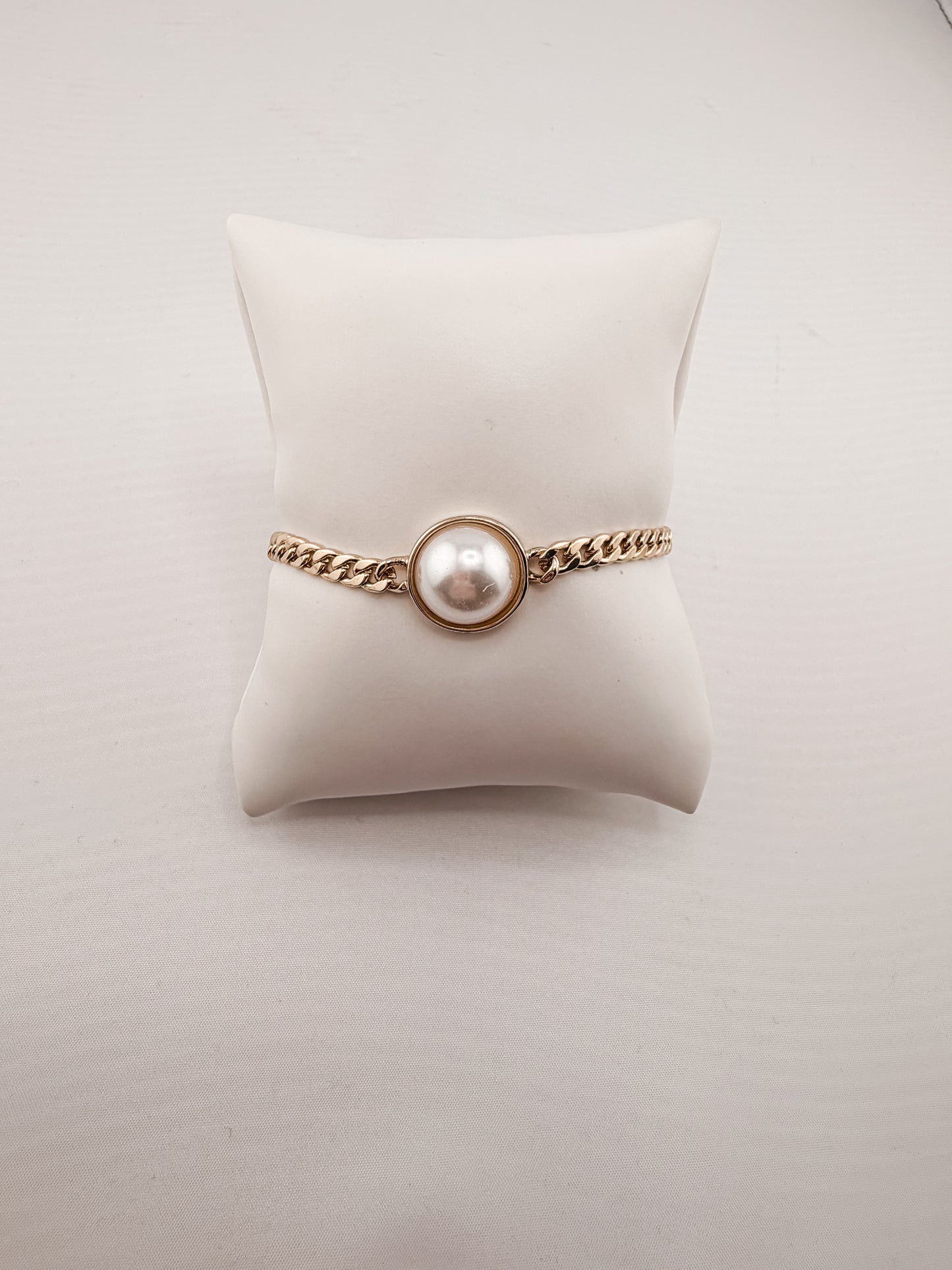 Pearl Circle Bracelet